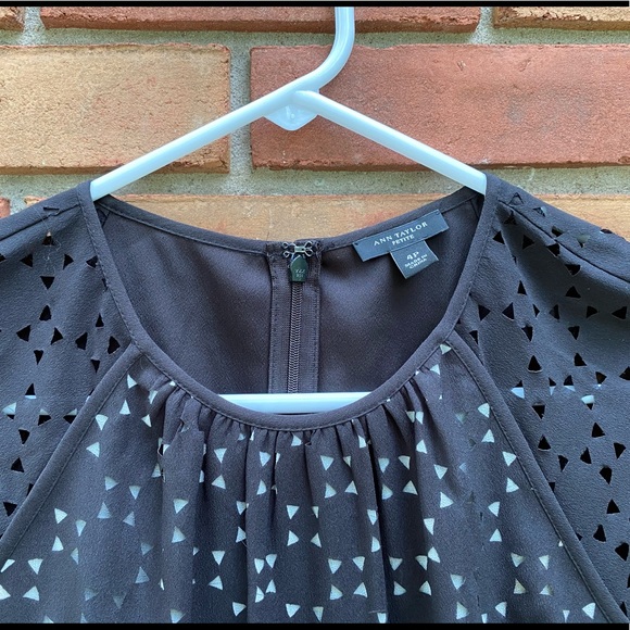 4P Ann Taylor Black Peplum Top - Picture 3 of 7